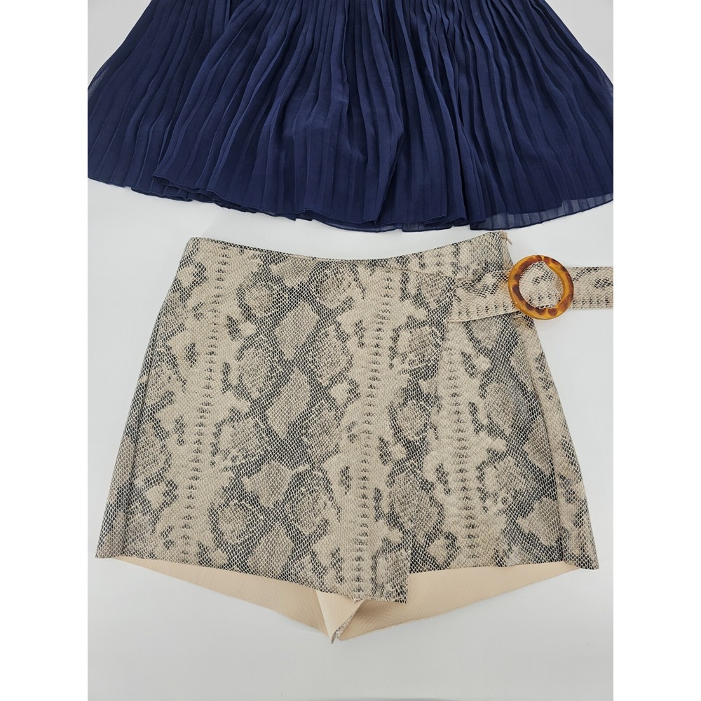 LOT OF 2 Zara Bermuda Skort Snake Print & Pleated Shorts Women's Sz Medium Multi - Picture 2 of 8